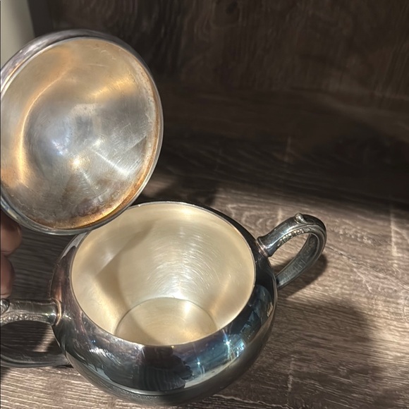 Elegant Vintage Silver Sugar Bowl with Lid - Picture 4 of 4